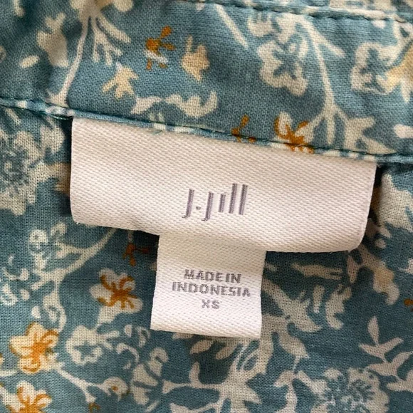 Jjill One Pocket Shirred Back Blue Green Floral Cotton Oyster Shell Button Up XS - Picture 3 of 10